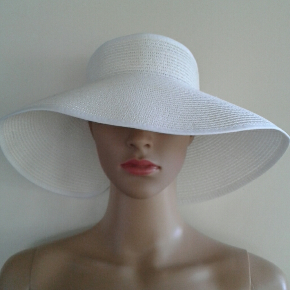 NWOT Adjustable straw sun visor